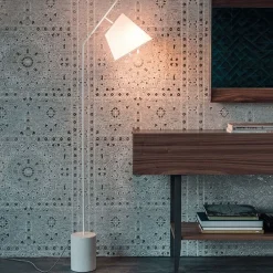 1. Design moderno ed elegante. 2. Prezzo outlet. 3. Prodotto di qualità Cattelan Italia. 4. Facile da installare. 5. Illuminazione regolabile.