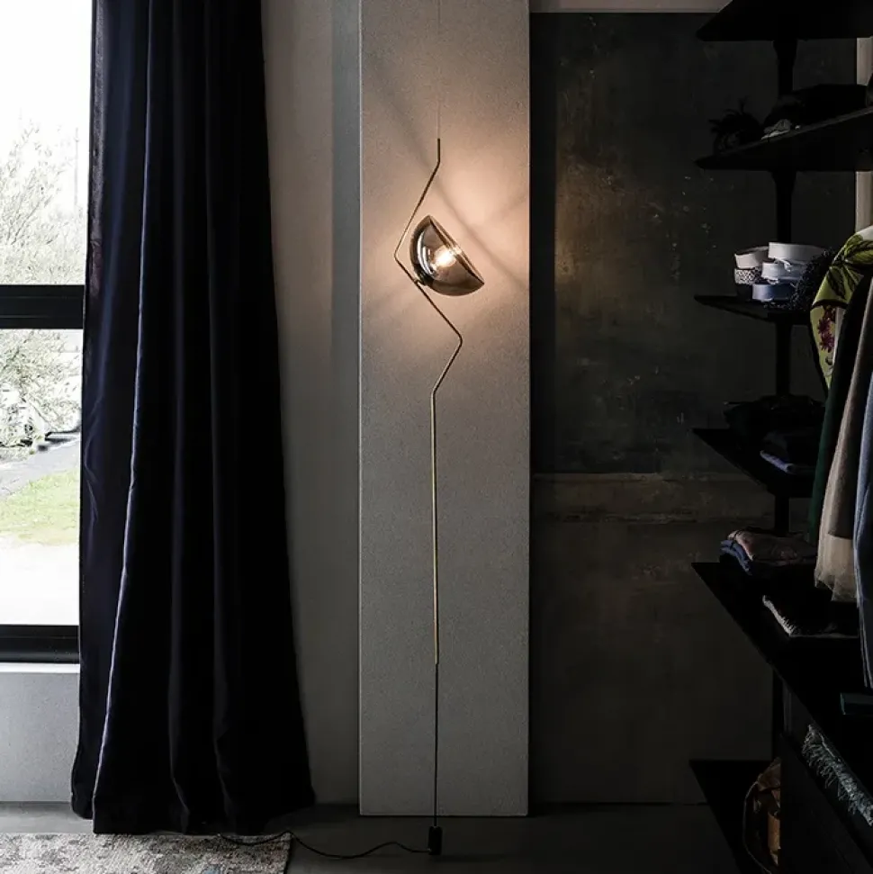 1. Design moderno ed elegante.2. Struttura robusta e resistente.3. Facile da montare.4. Comodo e confortevole.5. Prezzo accessibile.