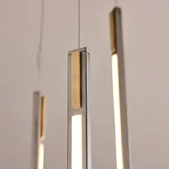 1. Design moderno ed elegante 2. Realizzata in metallo 3. Prodotta da Cattelan Italia 4. Offerta Outlet 5. Facile da installare