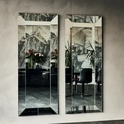 1. Design moderno ed elegante. 2. Vetro di qualità. 3. Facile da installare. 4. Ideale per aggiungere stile alla stanza. 5. Prodotto dal marchio Cattelan Regal.