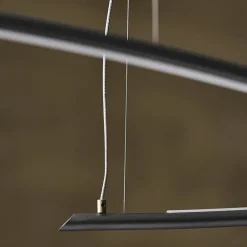 1. Design moderno ed elegante2. Prezzo conveniente3. Disponibile in altri colori 4. Facile da installare 5. Illuminazione ottimale