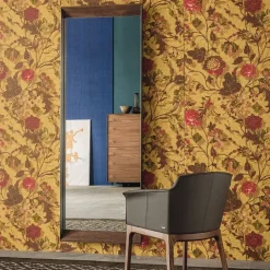 1. Design moderno ed elegante. 2. Realizzato in legno di alta qualità. 3. Rivestimento in argento. 4. Specchio antiriflesso. 5. Garantito da Cattelan Italia.