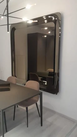 1. Design moderno ed elegante.2. Offerta Outlet.3. Realizzato da Cattelan Italia.4. Facile da installare.5. Garantito per 10 anni.