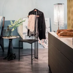 1. Design moderno ed elegante. 2. Struttura in legno di faggio. 3. Seduta imbottita in pelle. 4. Facile da assemblare. 5. Garanzia di qualità Cattelan Italia.