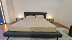 1. Design moderno ed elegante. 2. Prezzo ribassato. 3. Giroletto in metallo. 4. Comodo e resistente. 5. Facile da montare.