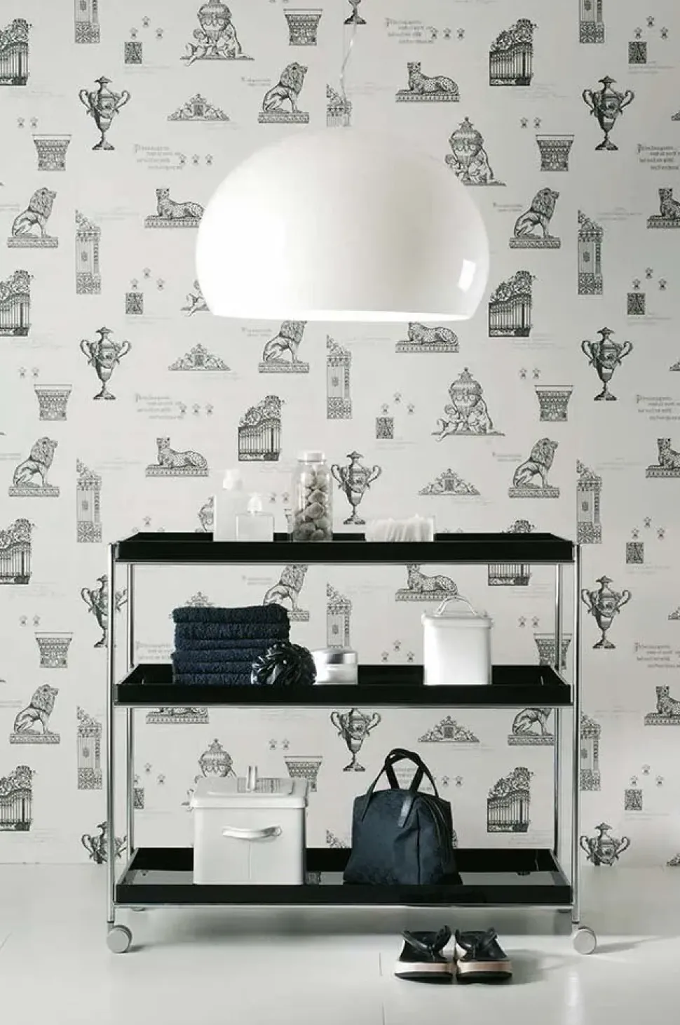 A sospensione in plastica Fl y Kartell a prezzo scontato