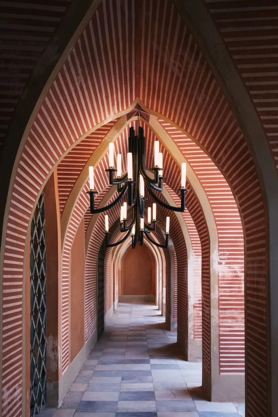 A sospensione Khan Kartell a prezzo Outlet