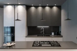 A sospensione stile Moderna Poe 8351 sospensione led Linea light in offerta outlet