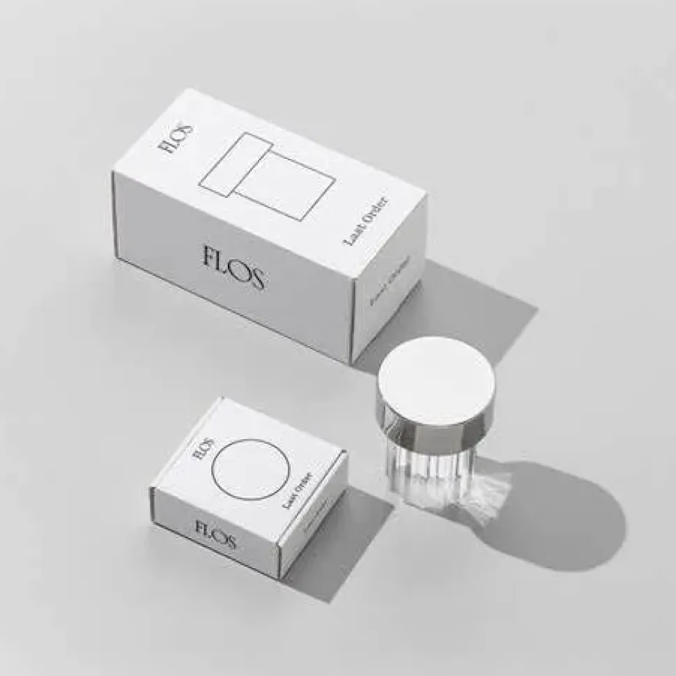 Acquista la Lampada da Tavolo Last Order Fluted Flos a prezzo Outlet! Scegli la tua preferita e rendi unica la tua casa.