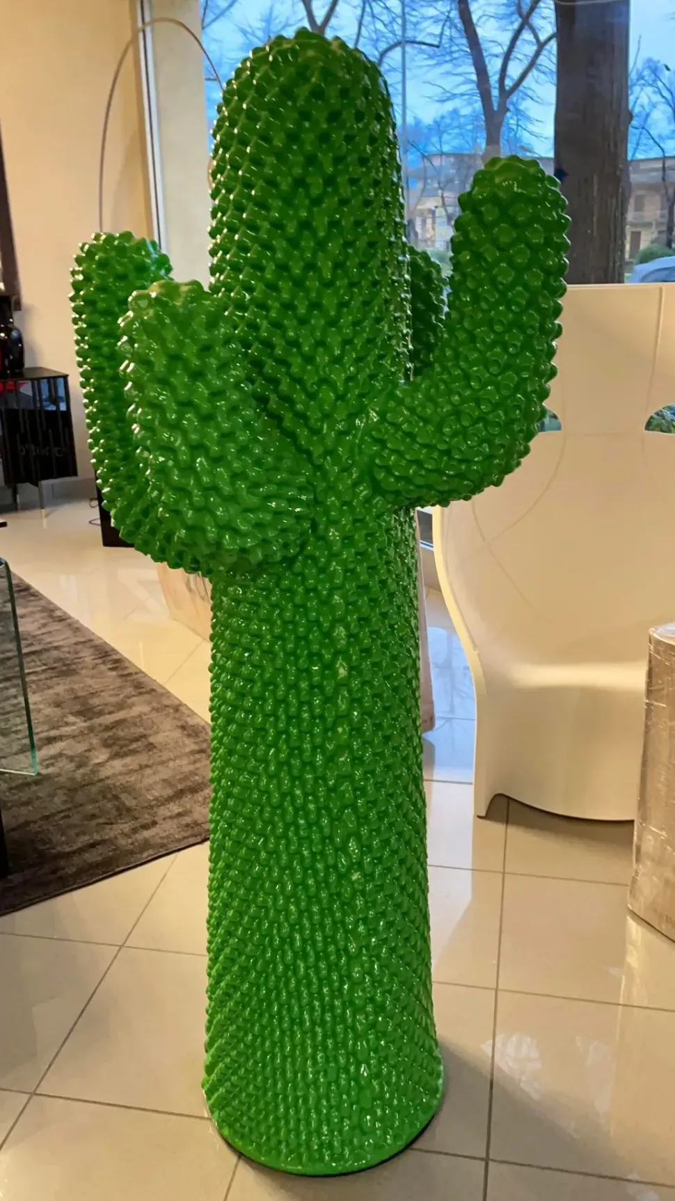 Appendiabiti design modello Gufram another green verde di Gufram ribassato al 24%