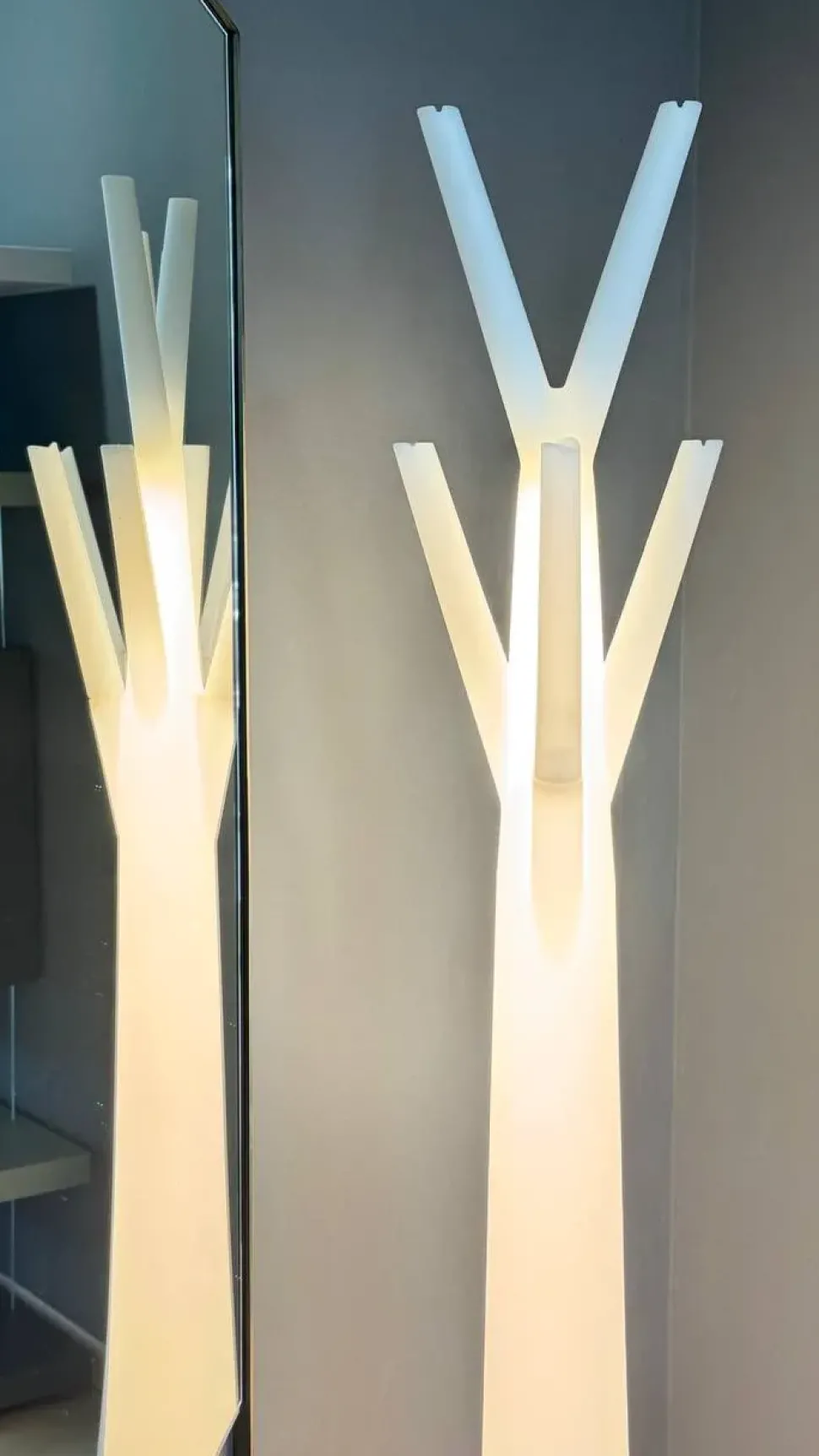 Appendiabiti design modello Tree light di Bonaldo ribassato al 25%