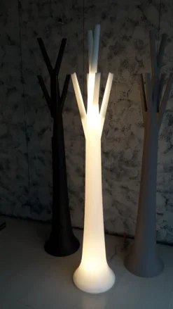 Appendiabiti design Tree light Bonaldo con forte sconto