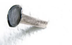 Appendiabiti Minotti italia modello Chiodo fisso a prezzo ribassato