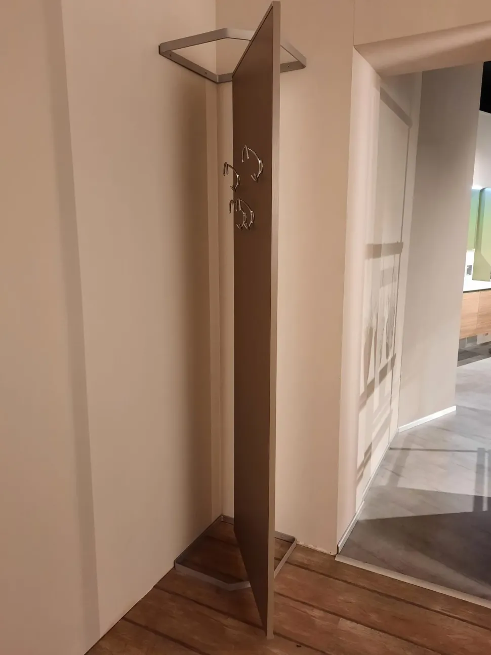 Appendiabiti modello Twister Maconi a prezzo scontato