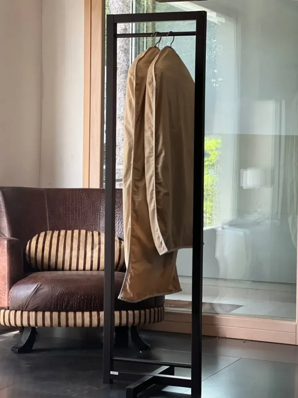 Appendiabiti Porta abiti Axil in legno a prezzo scontato