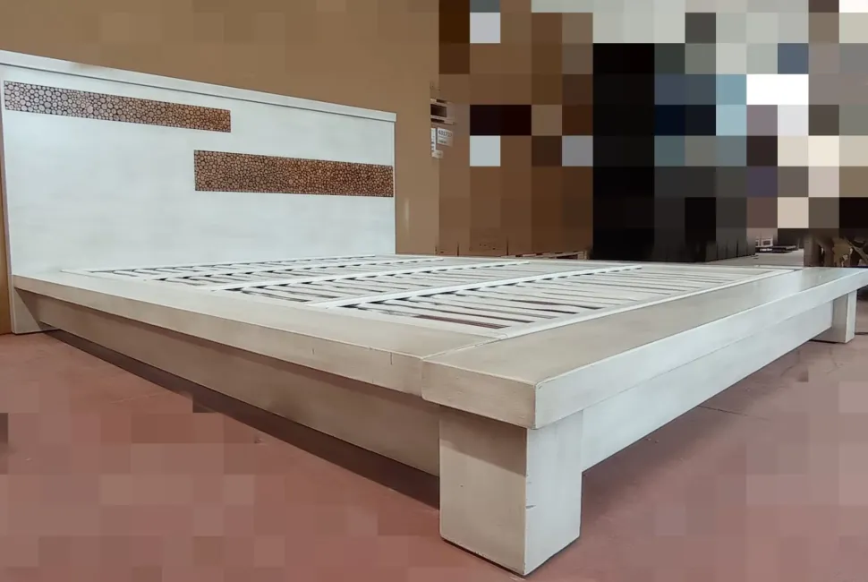 Approfitta dello sconto 40% sul Letto etnico shabby in legno di Outlet etnico!