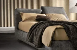 Approfitta dello sconto 35% sul letto Form compatto * di Samoa