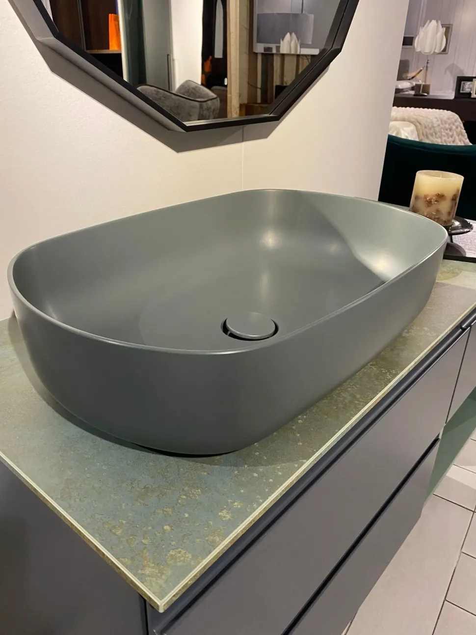 Arbi Street: mobile bagno a prezzo Outlet. Design moderno e funzionale.