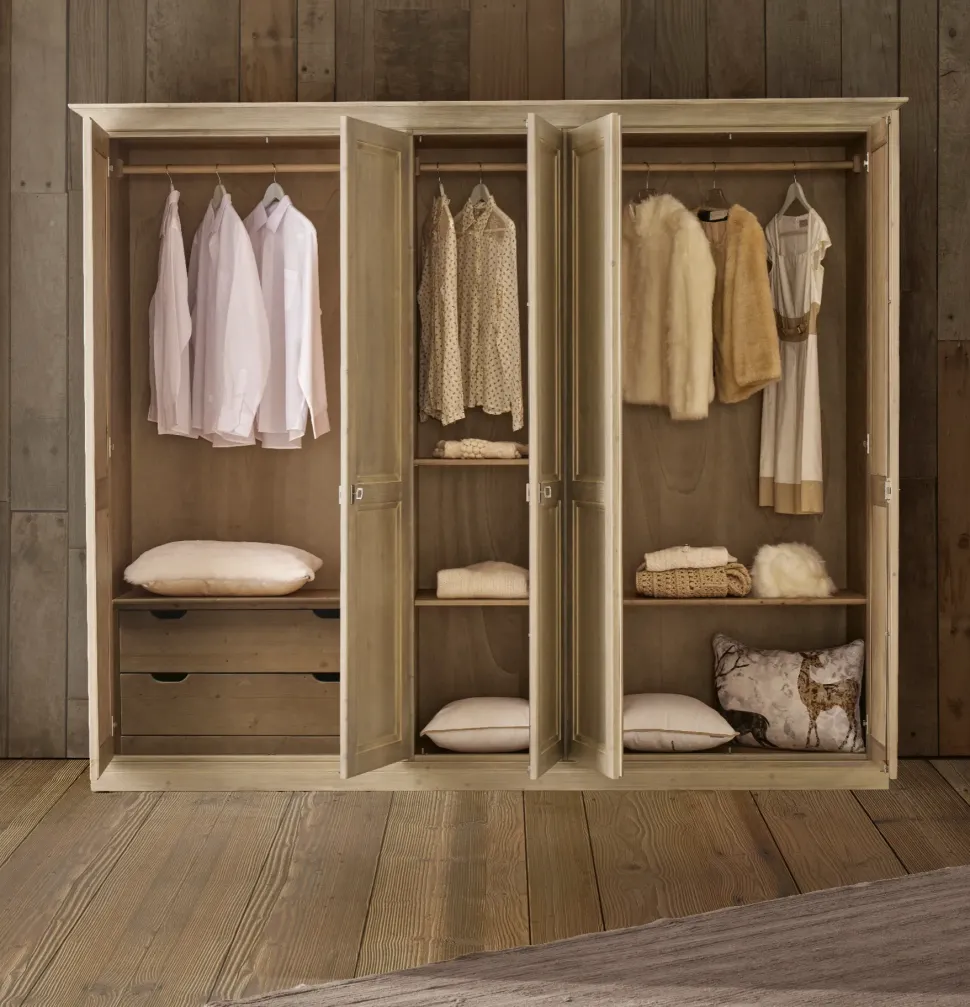 Armadio Abete essence Collezione esclusiva a cinque ante in Offerta Outlet