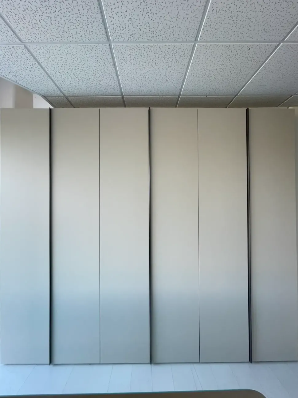 Armadio Amalfi pianca realizzato in laccato opaco di Pianca scontato -22%