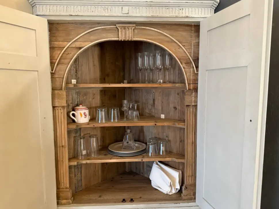 Armadio Angoliera dialma brown Dialma brown a due ante a prezzo scontato