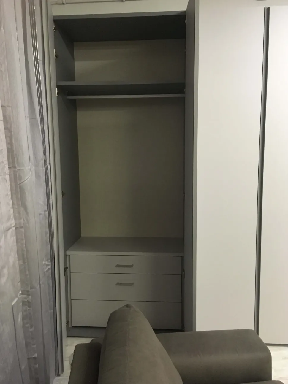 Armadio ante battenti in laminato opaco Armadio ferrimobili battente Ferrimobili scontato