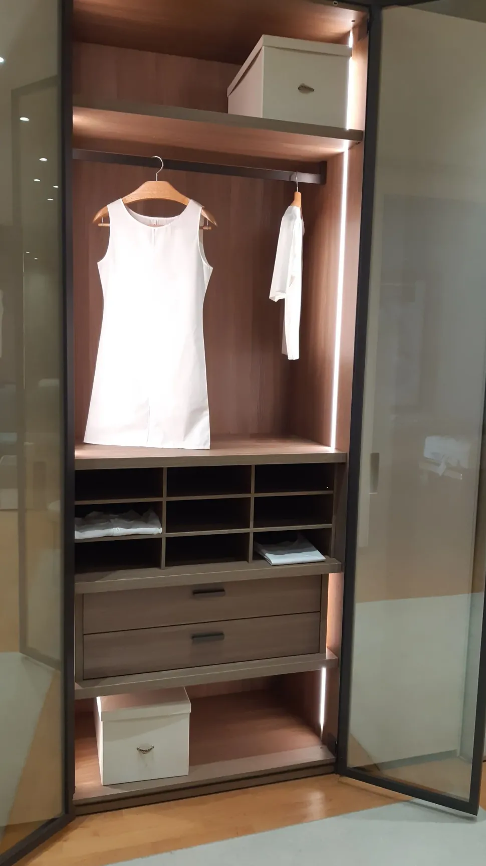 Armadio ante battenti in laccato opaco Plano di Fimes