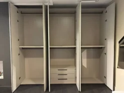 Armadio ante battenti in laminato opaco modello Go up di Alf da fre