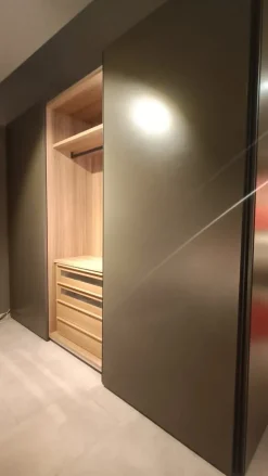 Armadio ante scorrevoli in laccato opaco Armadio meg di Sangiacomo