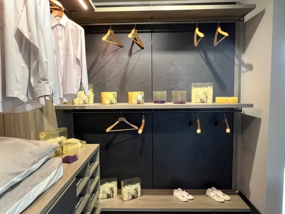 Armadio Anteprima Pianca a senza ante a prezzo scontato