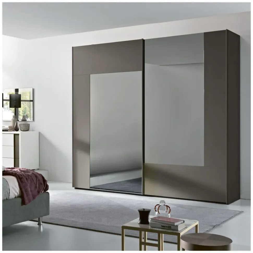 Armadio Armadio a 2 ante scorrevoli mod.luxury con specchi fumè in promo-sconto del 50% Gierre mobili a due ante a prezzo scontato