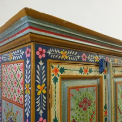 Armadio Armadio in legno colorato  etnico  di Outlet etnico A PREZZO SCONTATO 27%