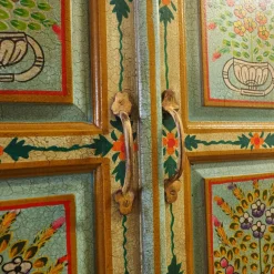 Armadio Armadio in legno colorato  etnico  di Outlet etnico A PREZZO SCONTATO 27%