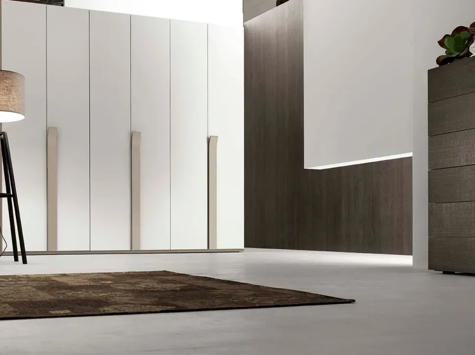 Armadio Armadio laccato opaco mod.blue moon di giessegi scontato del 50% Giessegi a sei ante a prezzo scontato