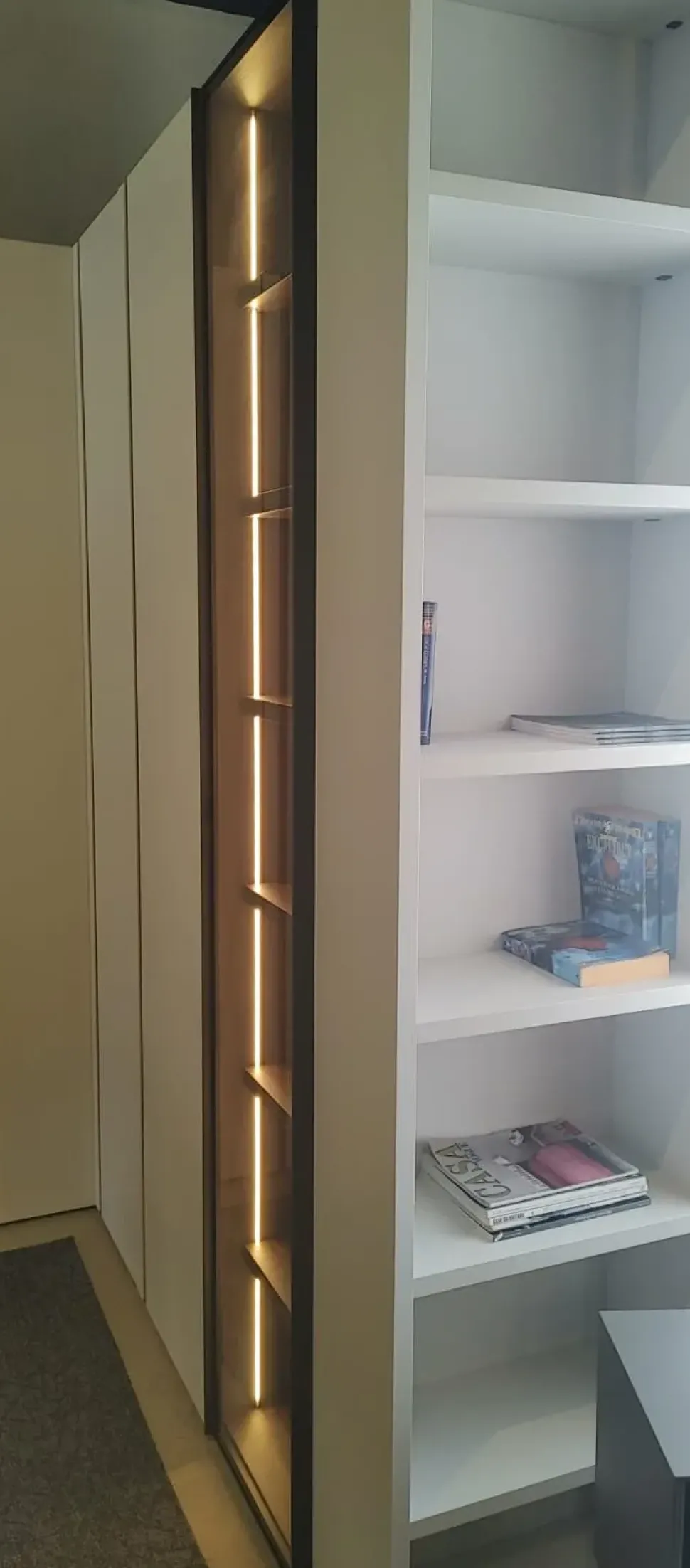 Armadio Armadio virgo realizzato in laminato opaco di Orme scontato -35%