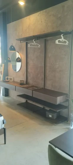 Armadio Cabina armadio lineare cremagliera Orme a senza ante a prezzo scontato