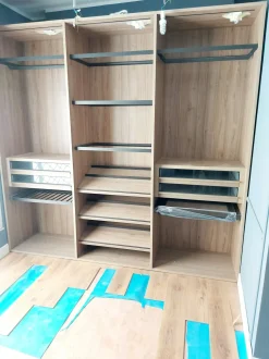 Armadio Cabina armadio outlet realizzato in legno di Colombini casa scontato -71%