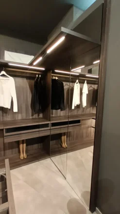 Armadio Cabina panorama realizzato in laminato materico di Sangiacomo scontato -40%