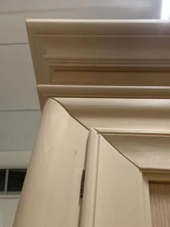 Armadio Clarice con ante battenti scontato del 52%.