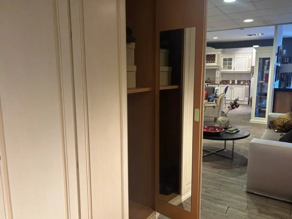 Armadio classico Armadio di Collezione esclusiva a PREZZO OUTLET -40%