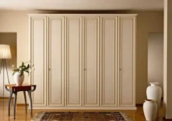 Armadio classico mod.Caravaggio, patinato beige, artigianale, sconto 35%.