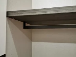 Armadio con ante battenti a prezzo scontato modello Strip di Napol