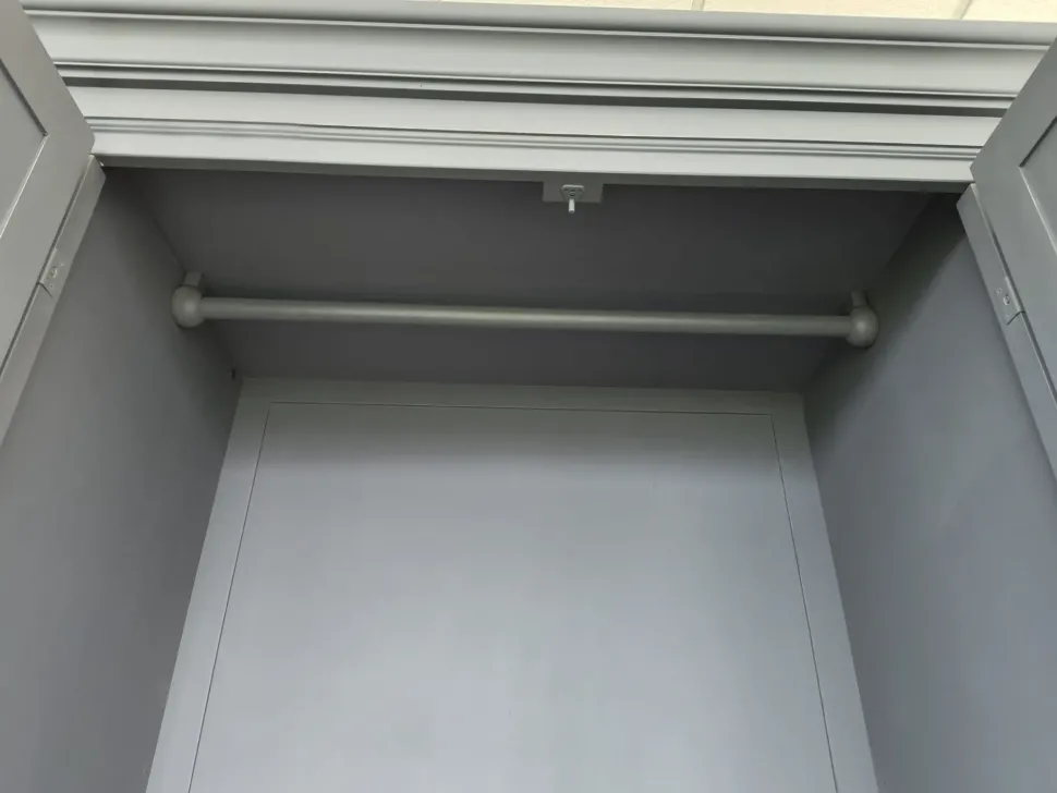 Armadio con ante battenti modello Armadio stile industrial scontato del 61%