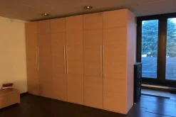 Armadio con ante battenti Hinged a prezzo scontato