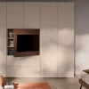 Armadio con ante battenti design Orme light armadio battente anta liscia e vano porta tv orientabile Orme a prezzo ribassato