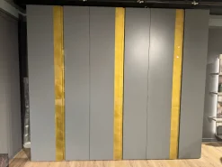 Armadio con ante battenti modello Groove scontato del 58%