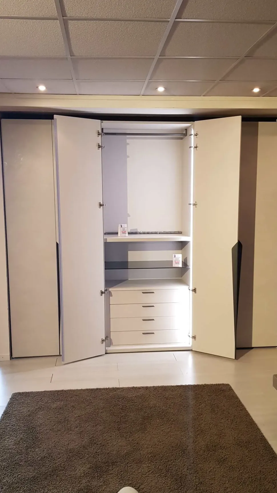 Armadio con ante battenti Tomasella Drop PREZZO OUTLET