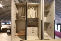 Armadio con ante battenti a prezzo scontato modello Smart di Tomasella