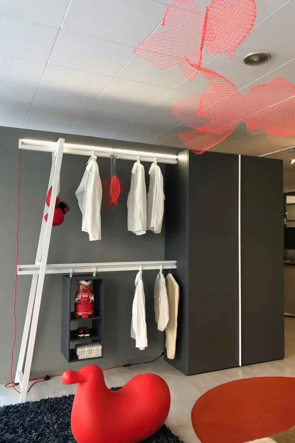 Armadio con ante battenti design Coas to coast Erba mobili a prezzo ribassato