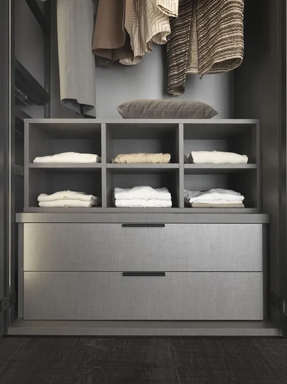 Armadio con ante battenti design Vetro Mobilgam a prezzo ribassato